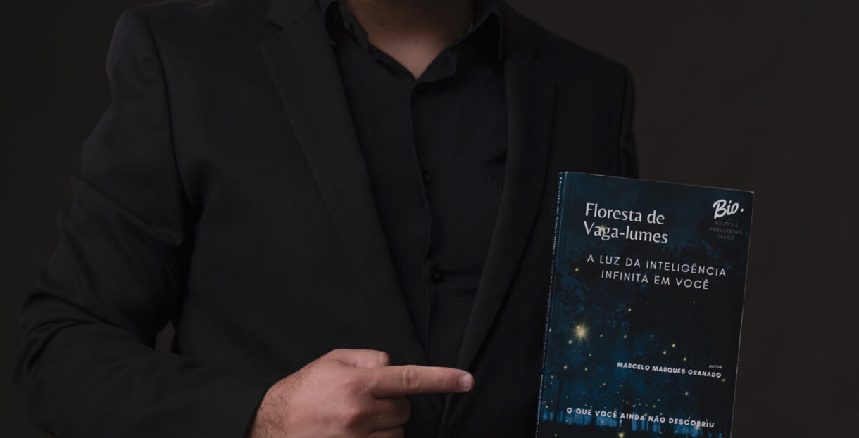 Capa do Livro FLORESTA DE VAGA-LUMES, A Luz da Inteligência Infinita em Você.